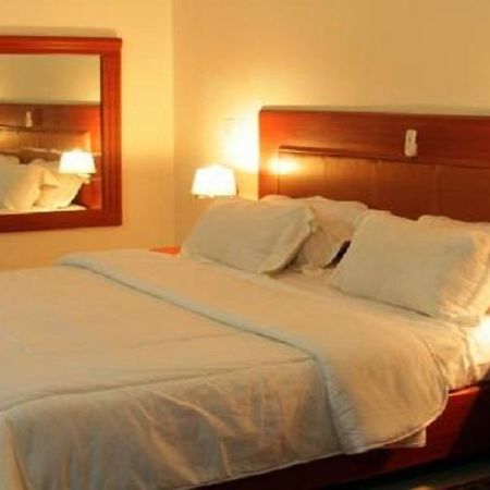 Golden Tulip Warri Airport Hotel Effurun ภายนอก รูปภาพ